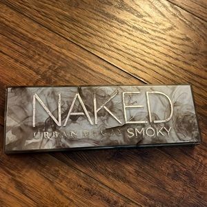 Urban Decay Naked smoky eyeshadow palette